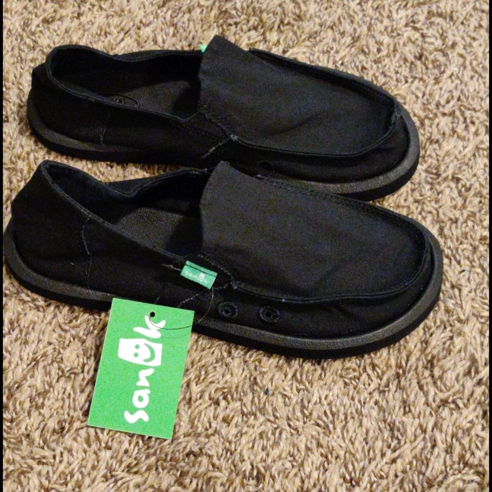 Brand New Donna Sanuk